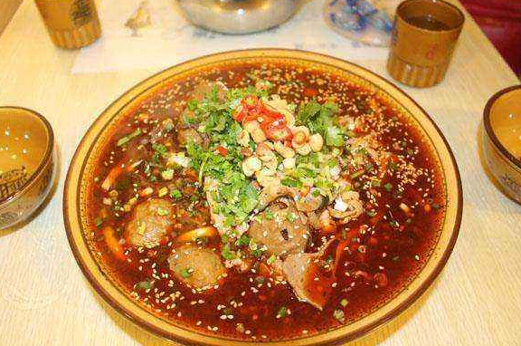 想在县城开一家冒菜店，预算大概多少能搞定呢