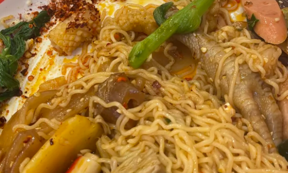 餐饮小白开店，是加盟好还是自己做好