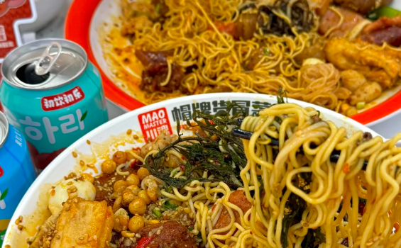 十多万在县城开帽牌货冒菜店，够吗？