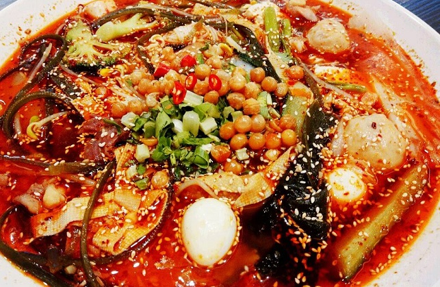 开冒菜店是加盟还是自己弄？